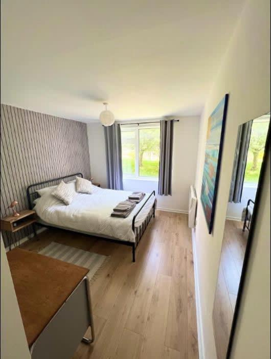Montague One Bedroom Flat With Parking Appartement *